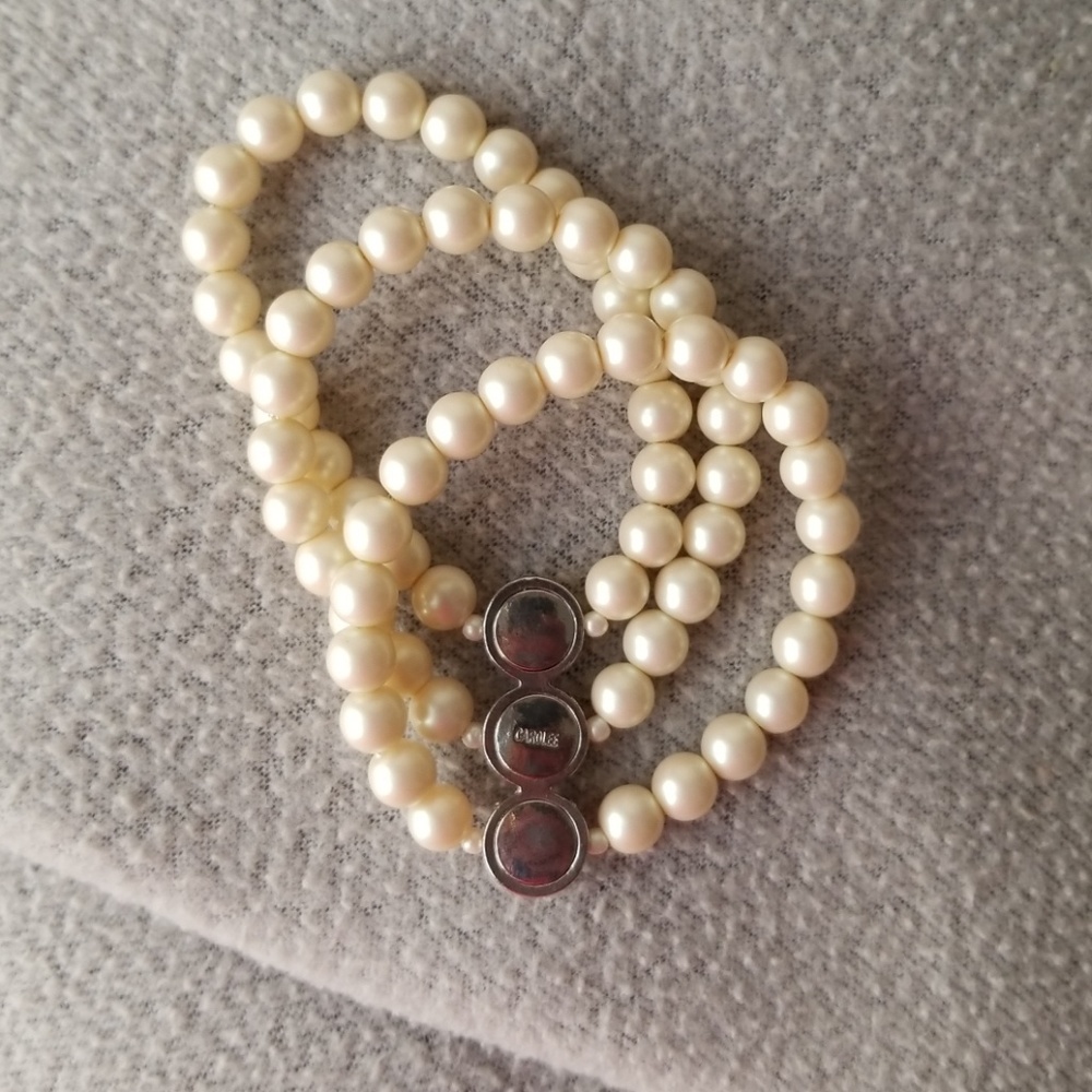 NWOT CaroLee NY 3 Tier Simulated Pearl Bracelet - Picture 7 of 8